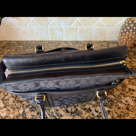 Host Pick! Stylish Coach Tote Purse Briefcase EUC - Picture 4 of 14